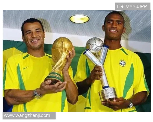 足球巨星四个孩子的名字曝光 揭秘他们与父亲的亲密关系与成长故事 足球巨星四个孩子的名字曝光 揭秘他们与父亲的亲密关系与成长故事